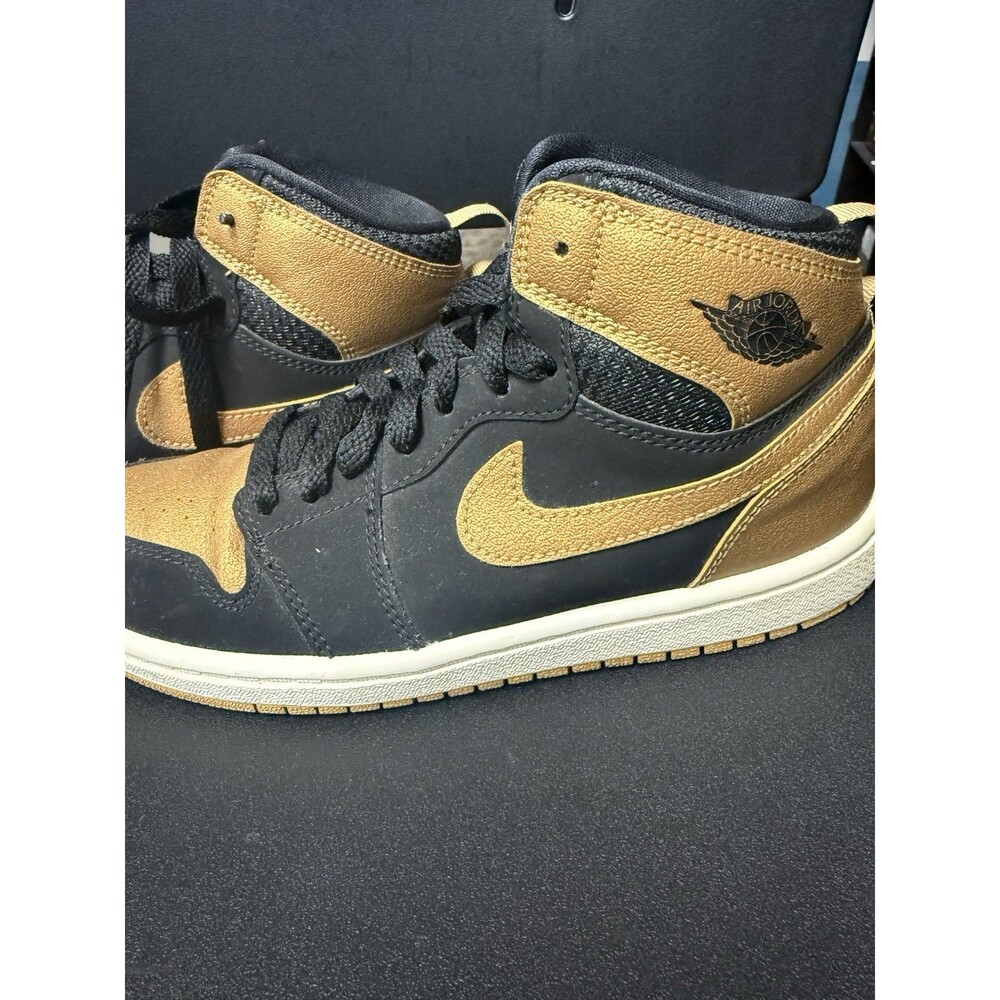 Nike Air Jordan 1 Mid GS High OG Youth Size 3Y Black Metallic Gold